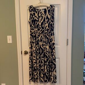 Sleeveless Black and Cream Ikat Patterned Dress